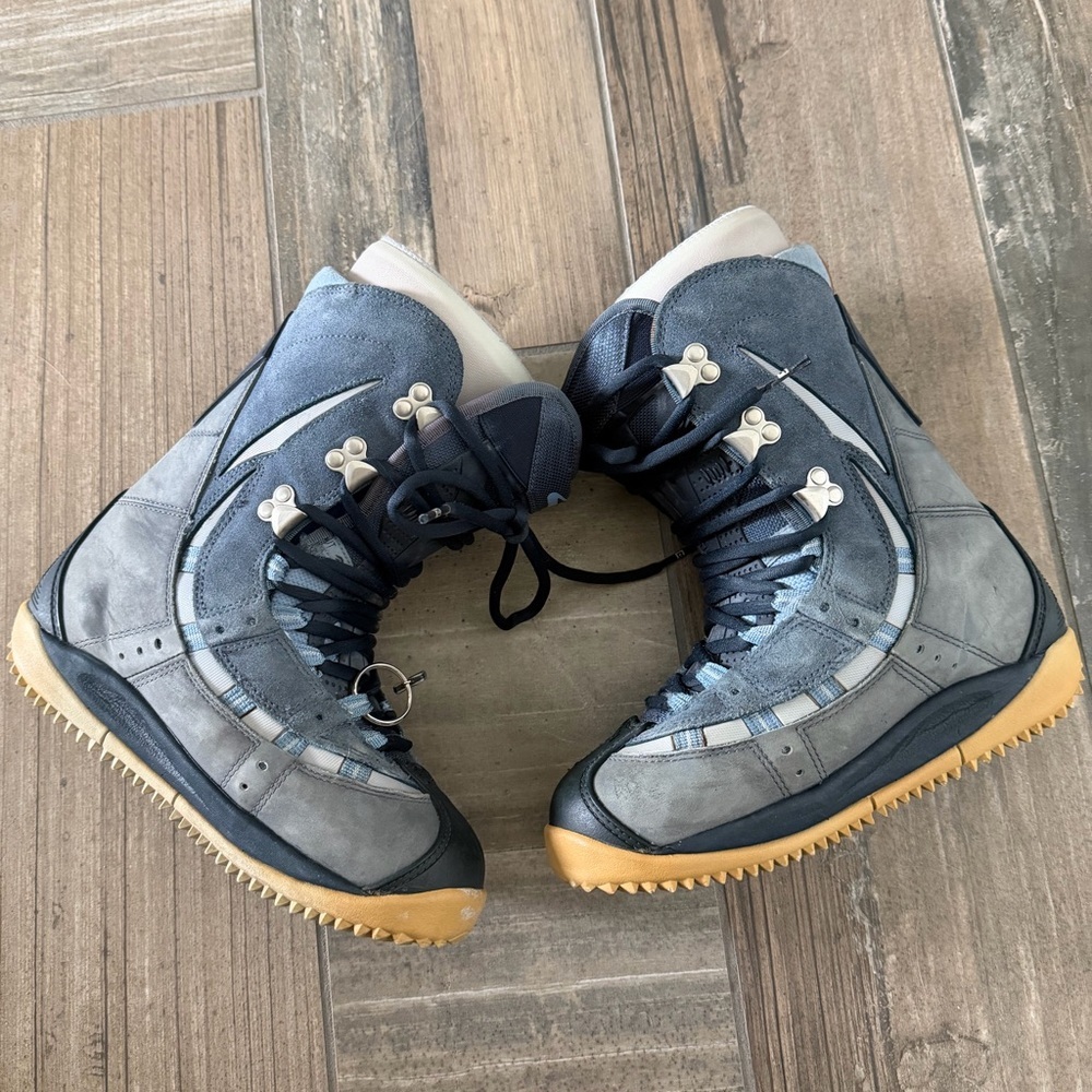 BURTON zone snowboarding boots Women’s size 7